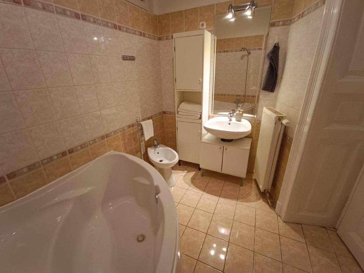 R171 Elitehost Raday Apartment Budapest Ngoại thất bức ảnh